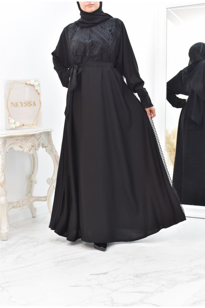 Schwarze, ausgestellte Abaya Dubai für verschleierte Frauen