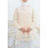 Übergroße weiße Bluse, perfekt für den Alltag der verschleierten Muslimin.