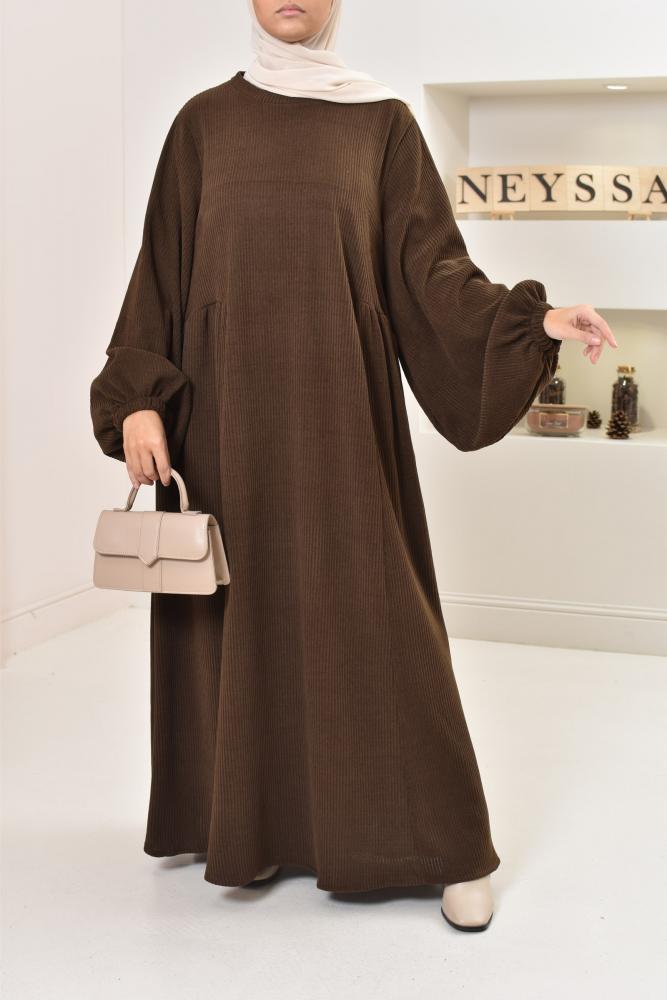Umm Khadijâa Flared abaya with puffed sleeves